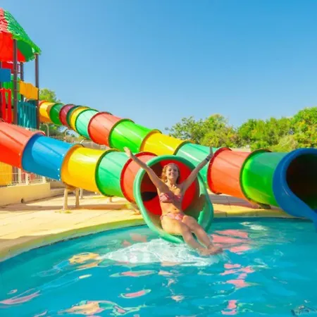 Avec Climatisation, Animaux Admis - 6 Pers. - Api-1-52-2185 *