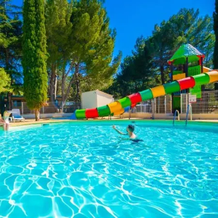 Avec Climatisation, Animaux Admis - 6 Pers. - Api-1-52-2185 Camping