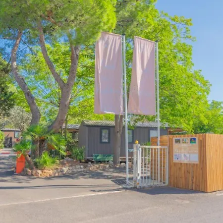 Avec Climatisation, Animaux Admis - 6 Pers. - Api-1-52-2185 * Balaruc-les-Bains