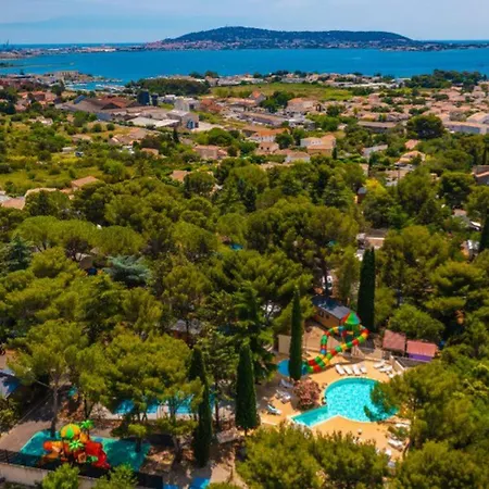 Camping Avec Climatisation, Animaux Admis - 6 Pers. - Api-1-52-2185